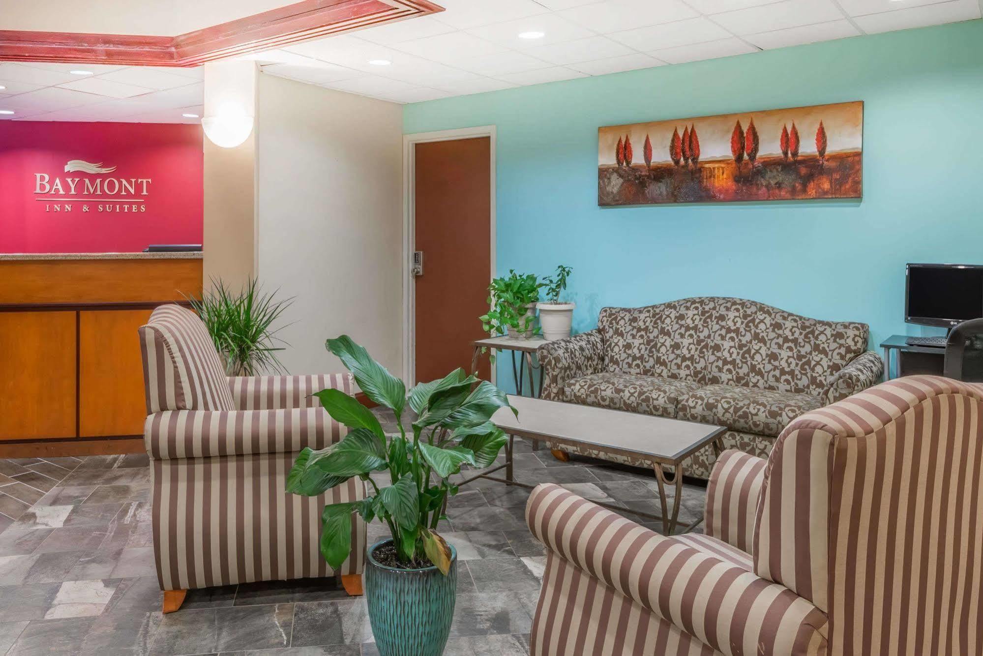 Baymont By Wyndham Greensburg Ngoại thất bức ảnh